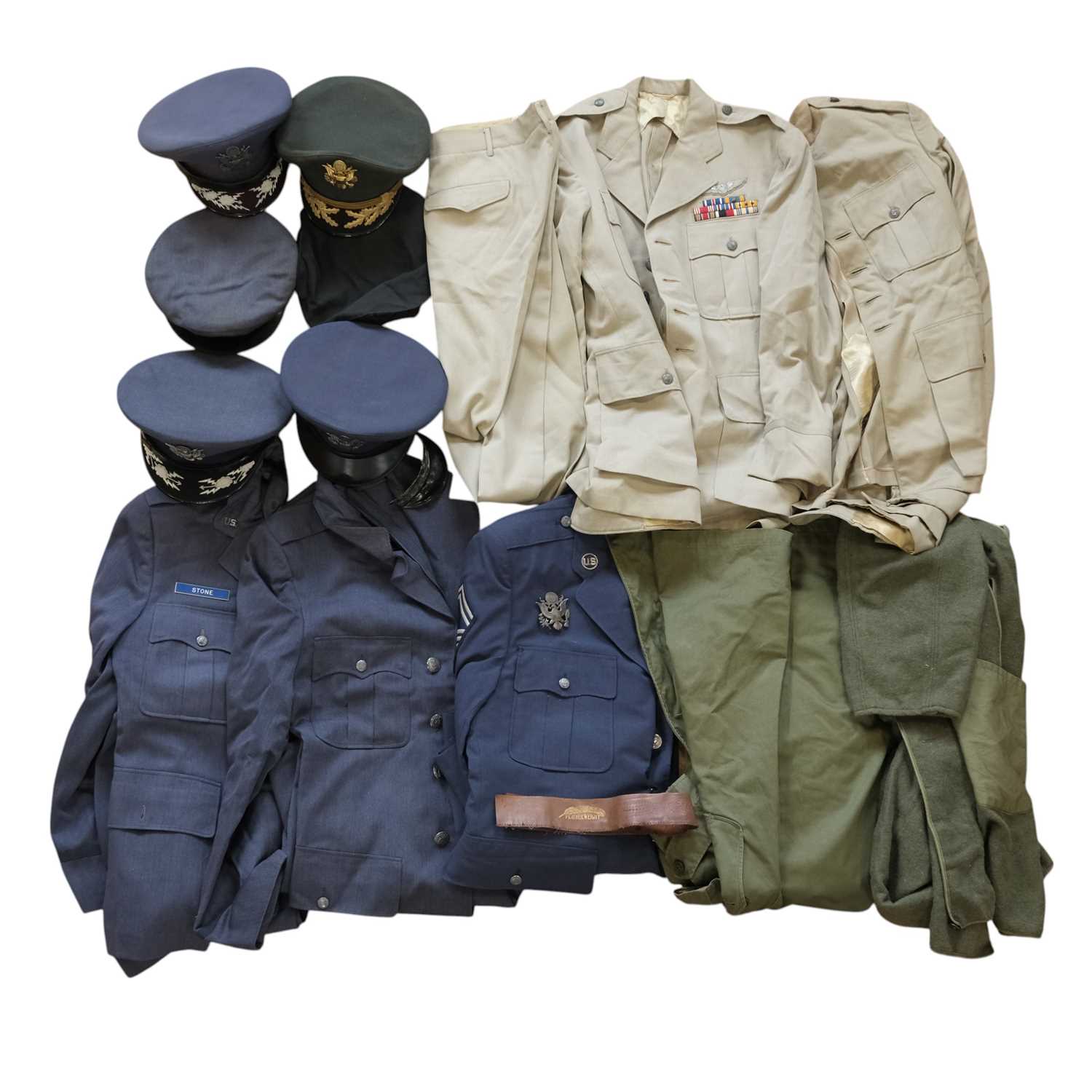 Lot 433 - A group of United States military uniforms